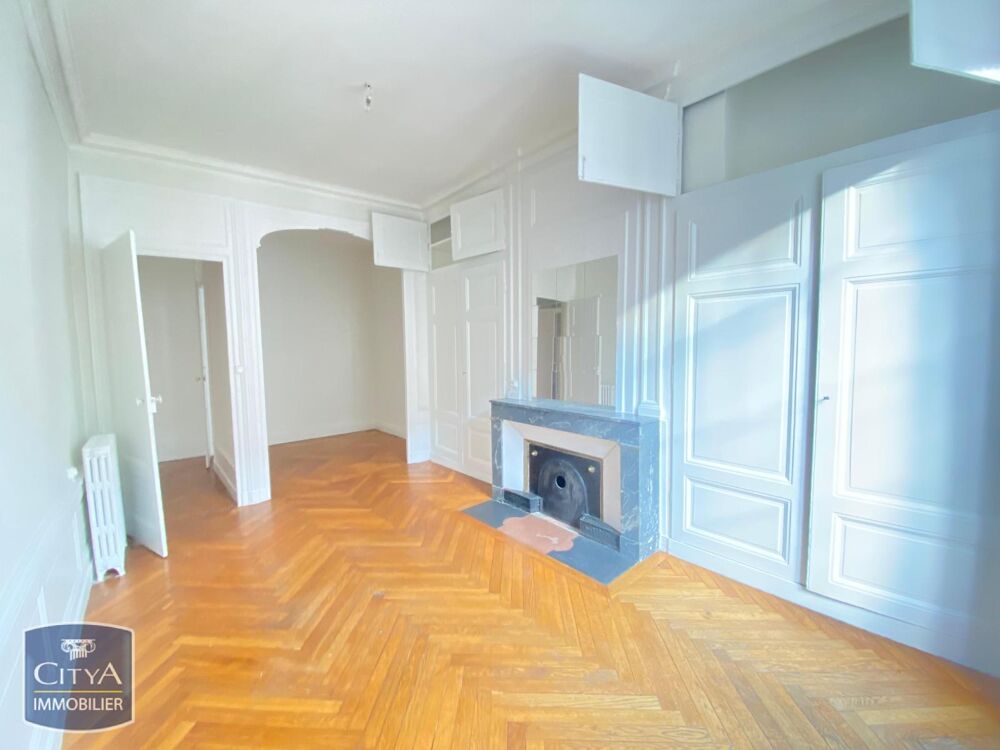 A LOUER // BEL APPARTEMENT T5 // 38 RUE DU PLAT 69002 LY....