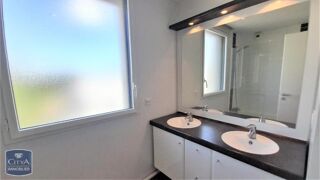  Appartement à louer 4 pièces 104 m²
