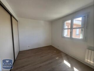  Appartement à louer 4 pièces 100 m²