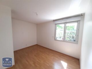  Appartement à louer 3 pièces 77 m²