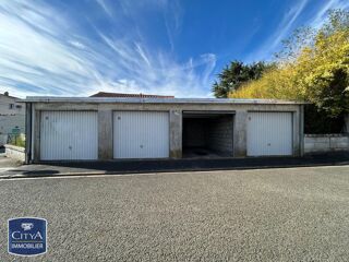  Parking / Garage à louer 