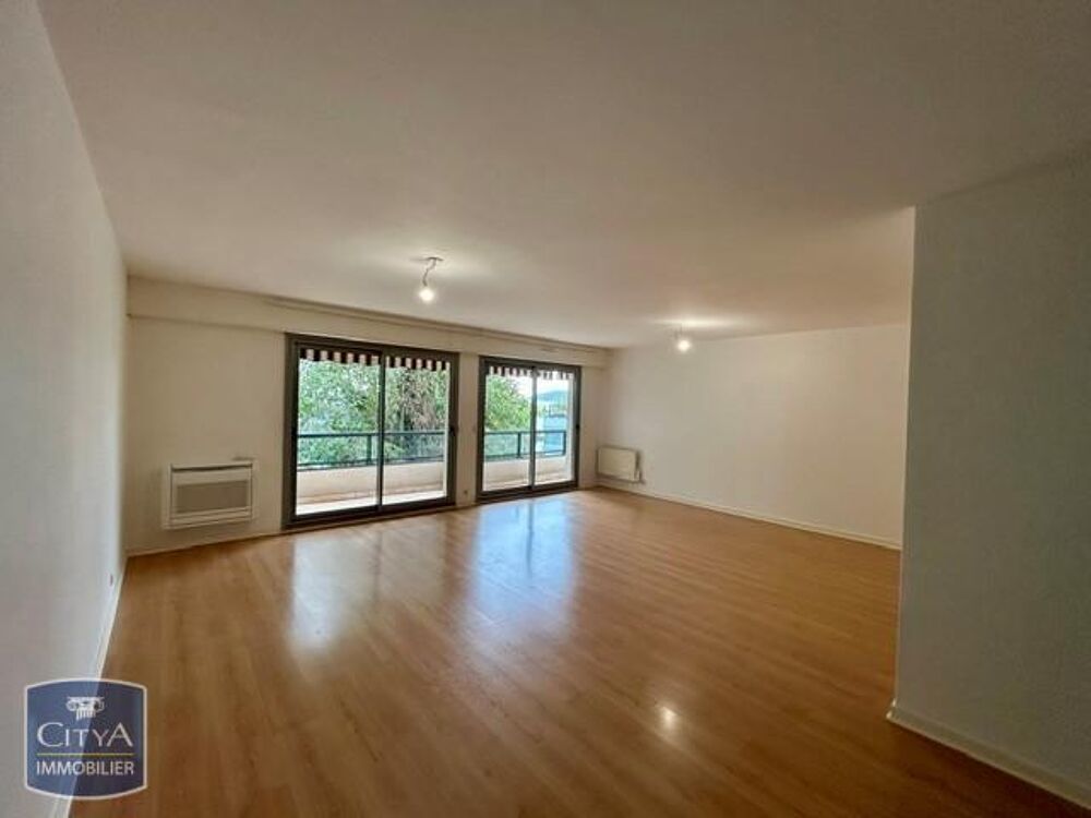 location Appartement - 3 pièce(s) - 81 m² Clermont-Ferrand (63000)