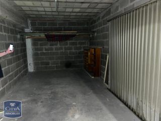  Parking / Garage � louer 