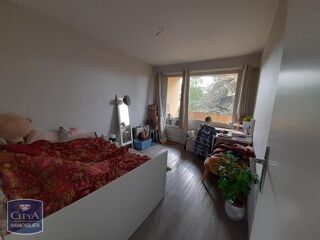  Appartement à louer 4 pièces 81 m²