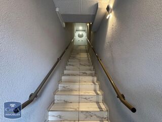  Appartement à louer 5 pièces 127 m²