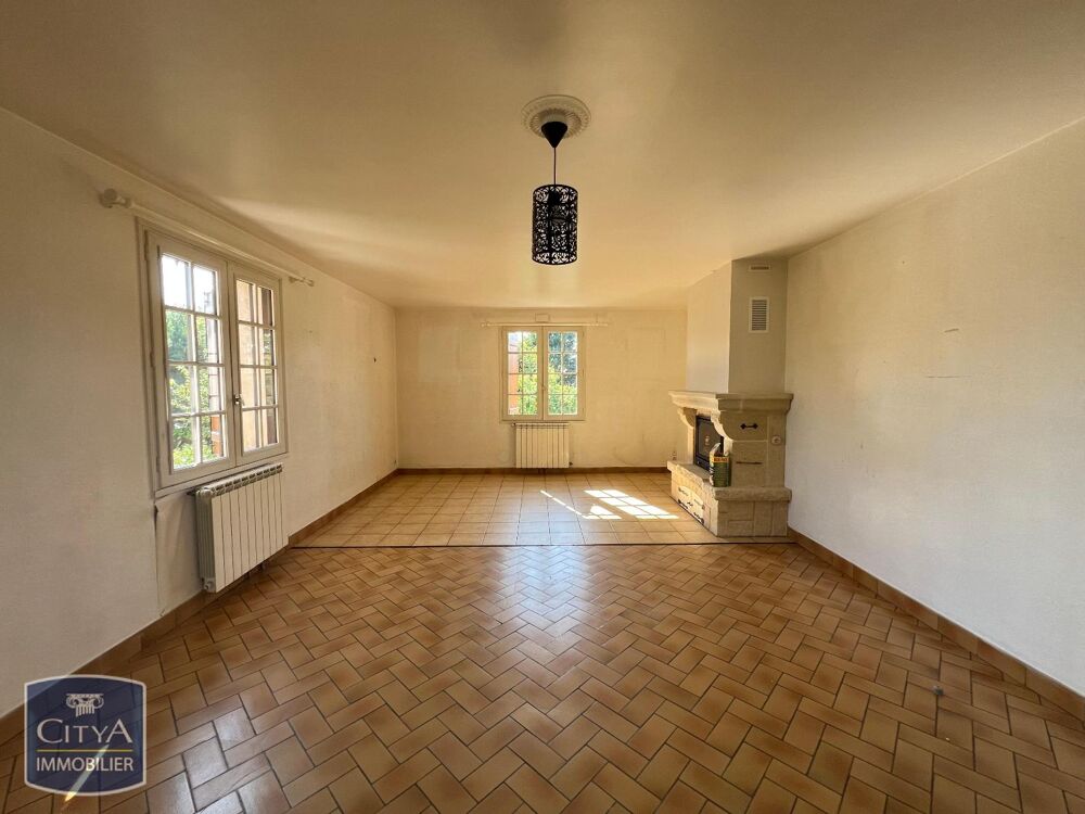 À LOUER : Découvrez cette charmante maison située à LE B....