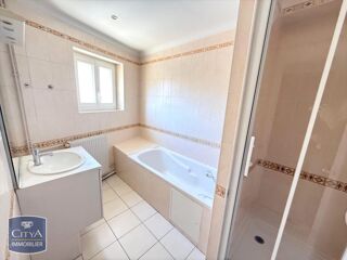  Appartement à louer 3 pièces 82 m²