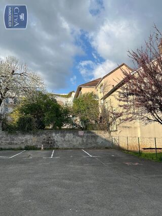  Parking / Garage à louer 