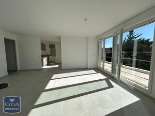  Appartement à louer 4 pièces 100 m²