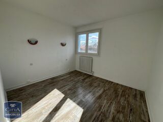  Appartement à louer 3 pièces 73 m²