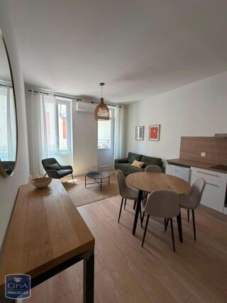  Appartement à louer 2 pièces 32 m²