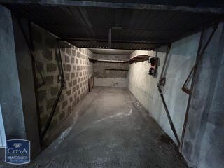  Parking / Garage à louer 