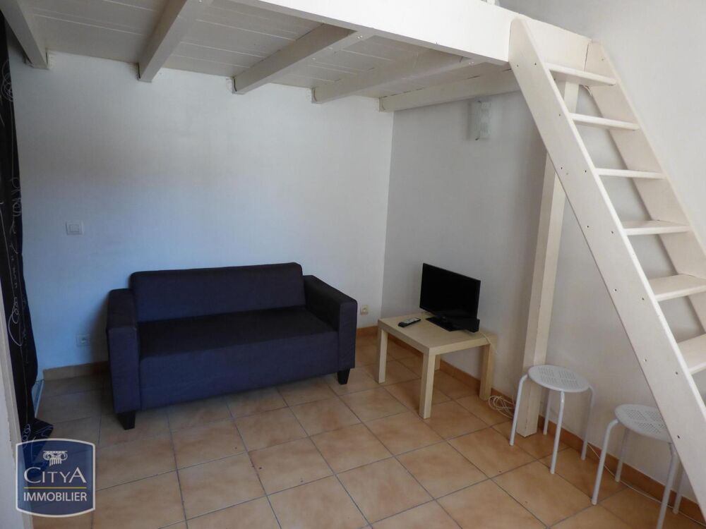 A LOUER - STUDIO MEUBLE - NIMES - PROCHE CENTRE VILLE ET....