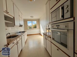  Appartement à louer 4 pièces 97 m²