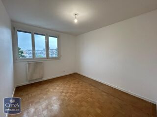  Appartement à louer 3 pièces 73 m²