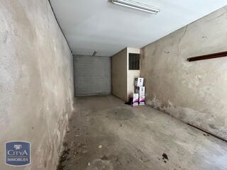  Parking / Garage à louer 