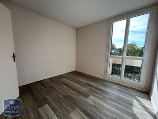  Appartement à louer 4 pièces 80 m²