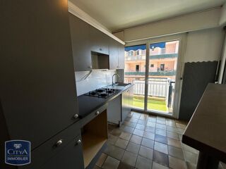  Appartement à louer 3 pièces 77 m²
