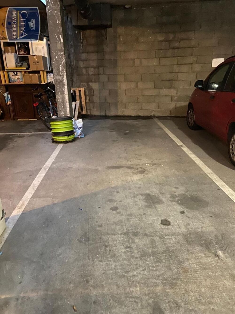 location Parking / Garage Tours (37000)
