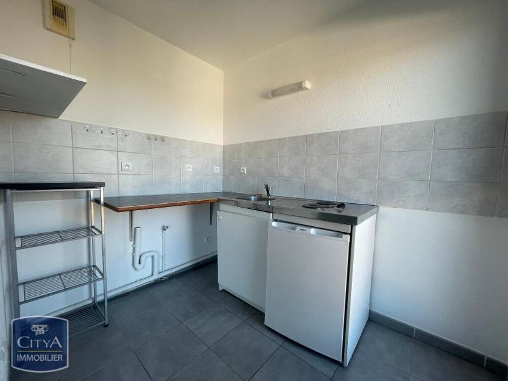 À LOUER : Appartement T2 à Châteaurenard, situé dans un ....