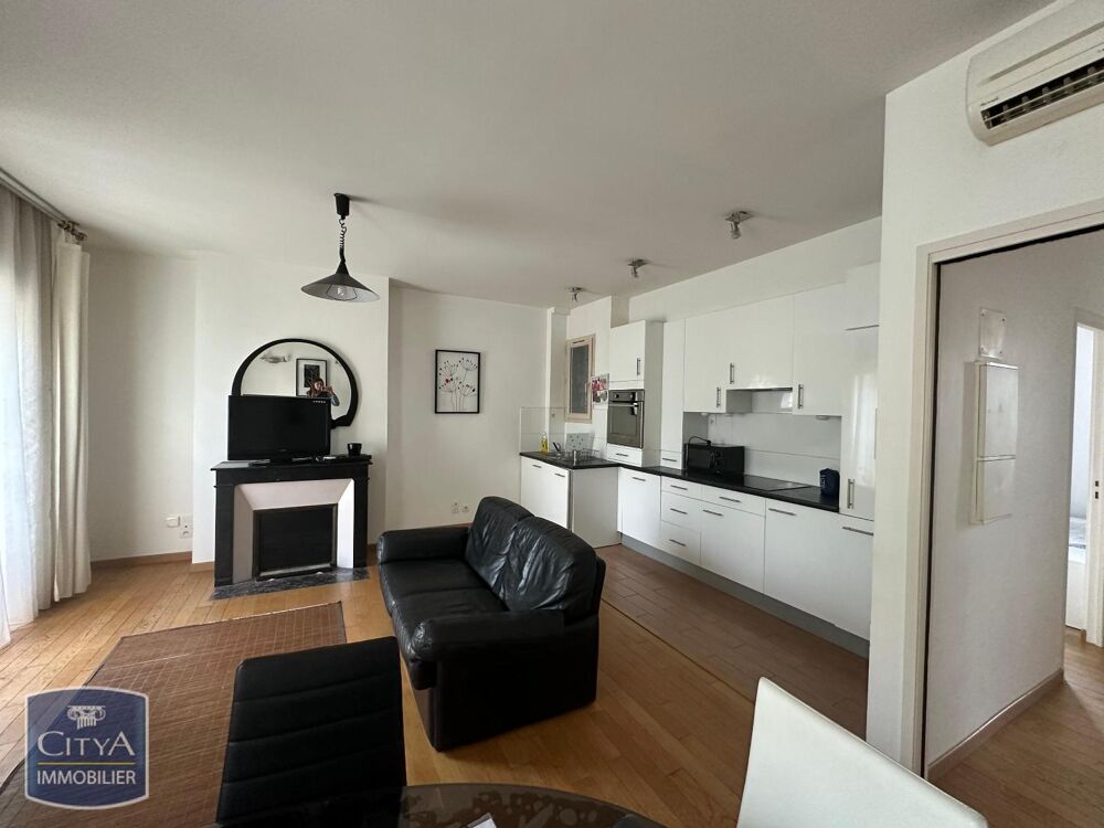 A LOUER : CENTRE VILLE Appartement T3 MEUBLE rénové à Br....