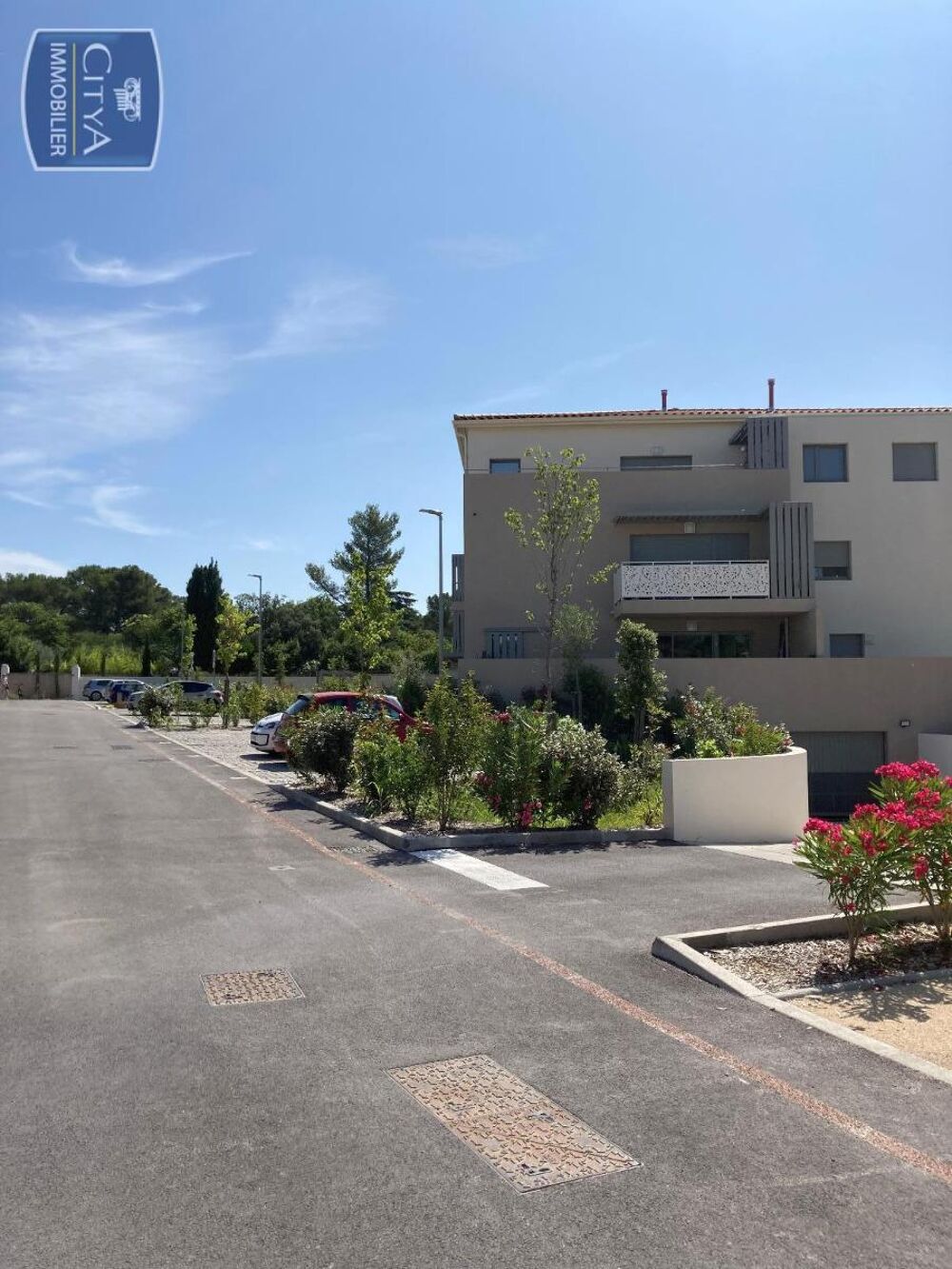 location Parking / Garage Nimes (30900)
