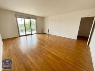  Appartement à louer 3 pièces 82 m²
