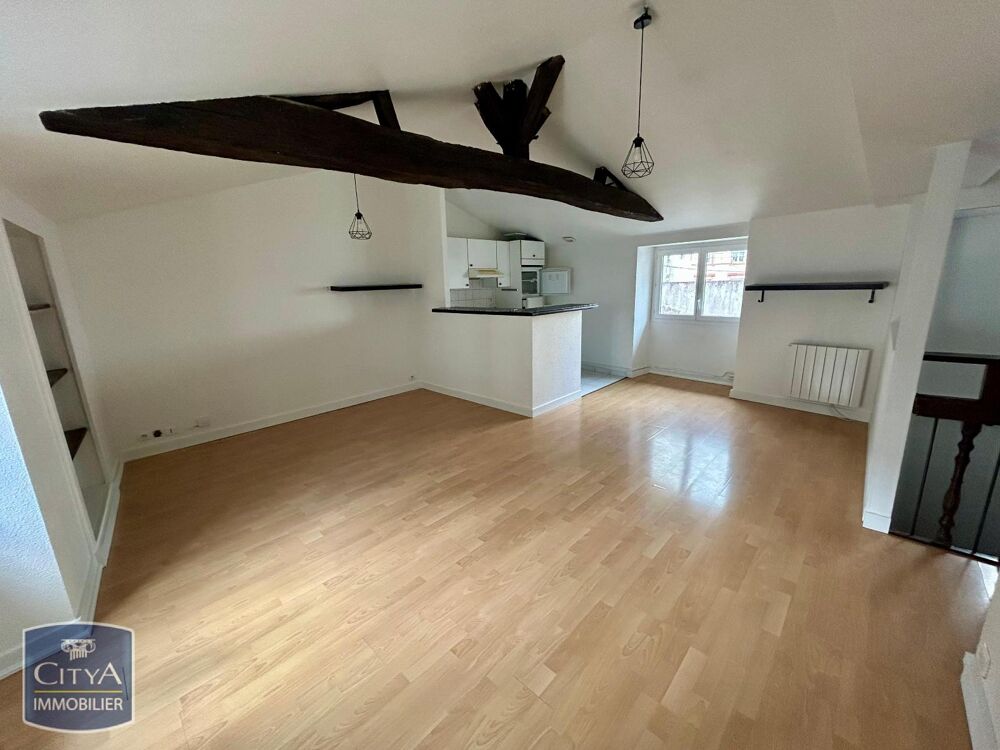 À LOUER : Appartement T3 à Cholet, situé dans un quartie....