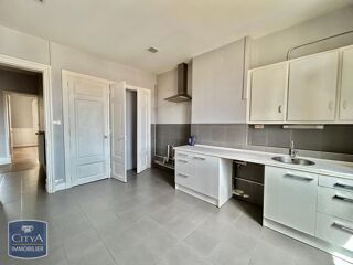  Appartement à louer 3 pièces 84 m²