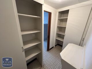  Appartement à louer 5 pièces 136 m²