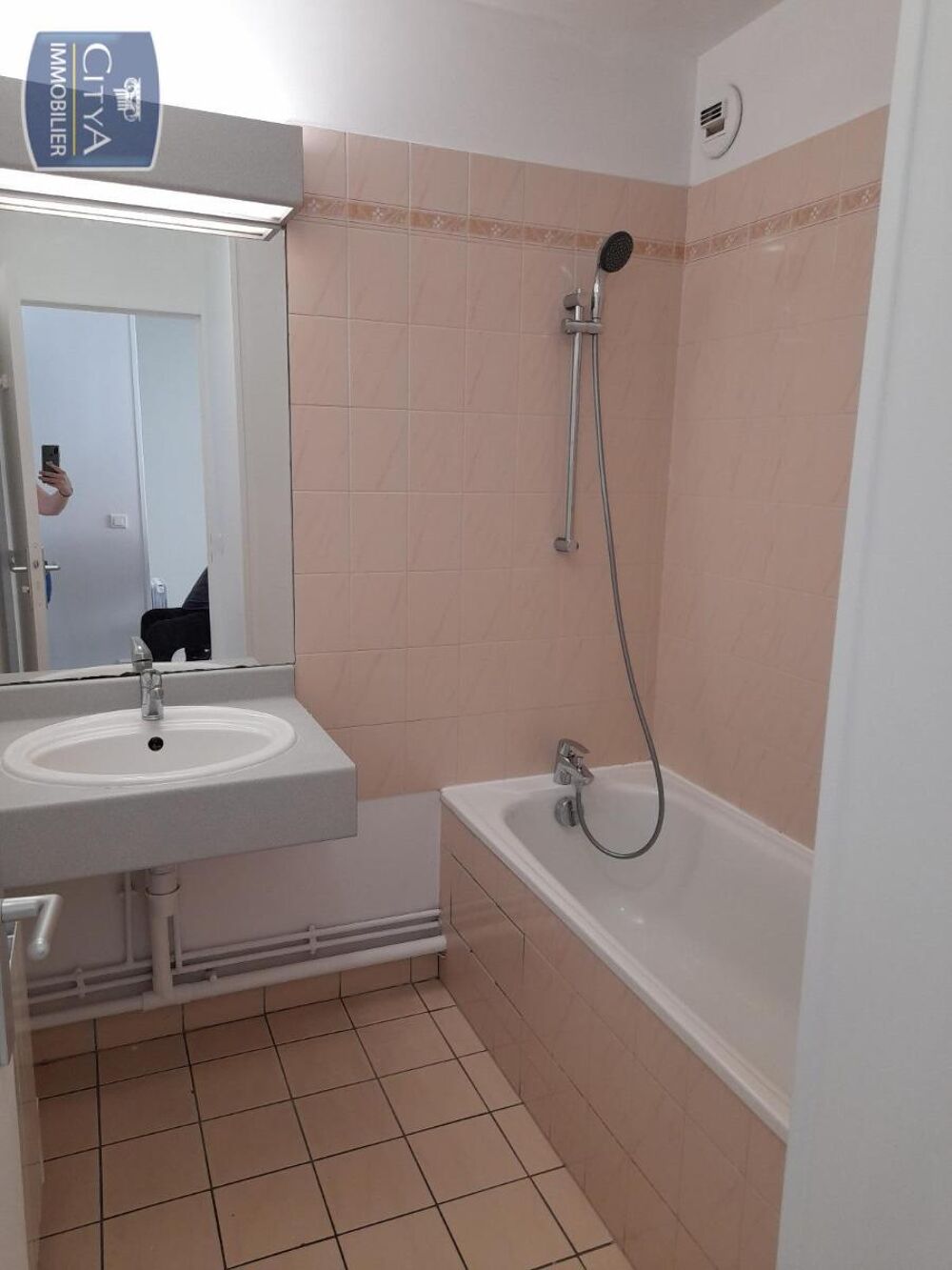 location Appartement - 2 pièce(s) - 57 m² Rosny-sous-Bois (93110)