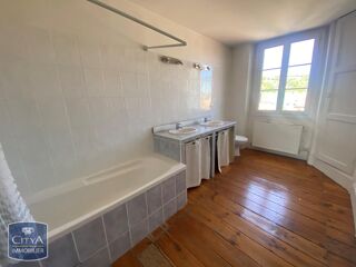  Appartement à louer 5 pièces 135 m² Agen