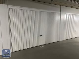  Parking / Garage à louer 