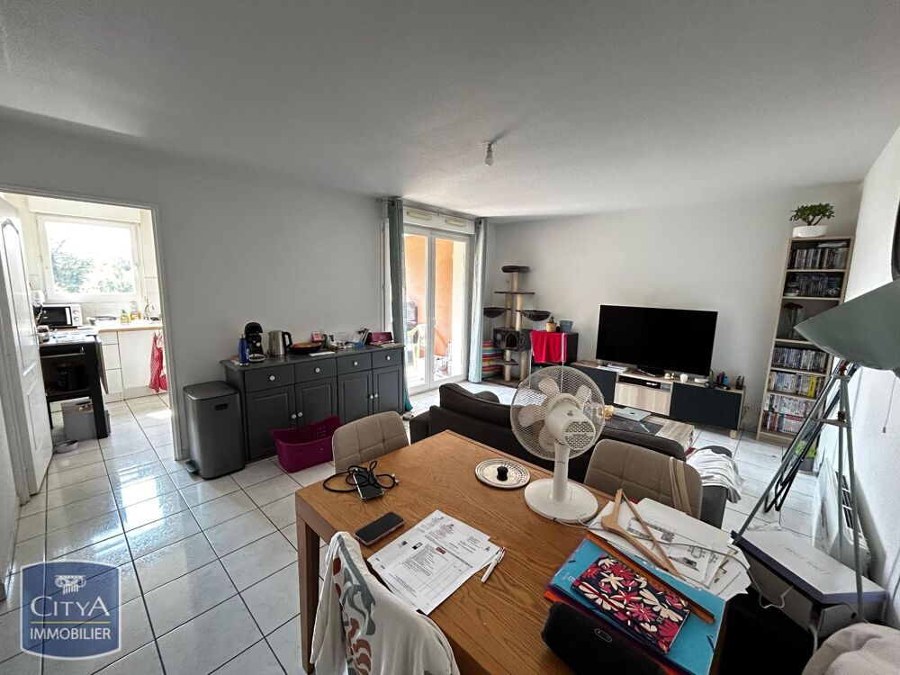 À LOUER : Appartement trois chambres - résidence sécuris....
