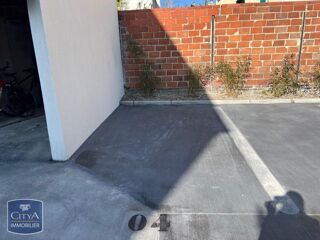  Parking / Garage à louer 