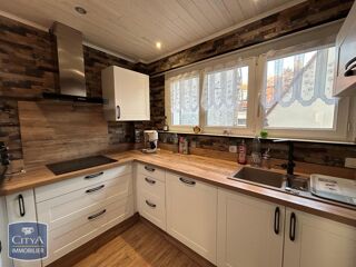  Appartement à louer 4 pièces 84 m²