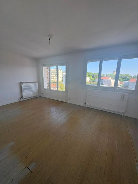   Location Appartement Appartement - 3 pièce(s) - 70 m²