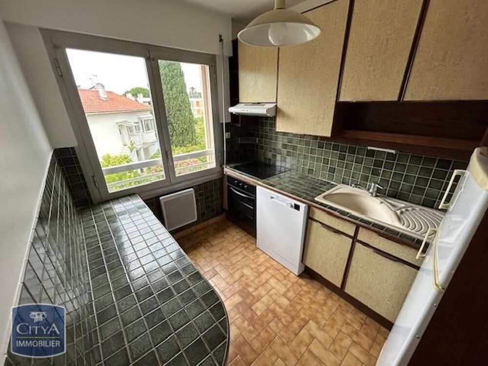 location Appartement - 3 pièce(s) - 87 m² Six-Fours-les-Plages (83140)