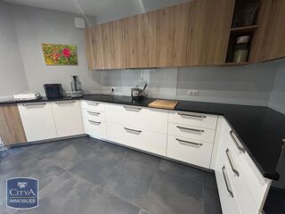  Appartement � louer 4 pi�ces 211 m�