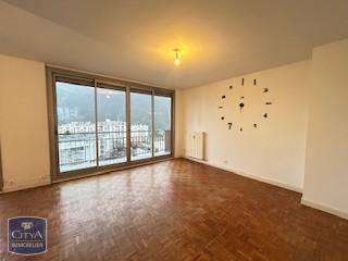  Appartement à louer 3 pièces 75 m²
