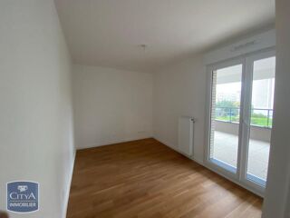  Appartement à louer 4 pièces 95 m²