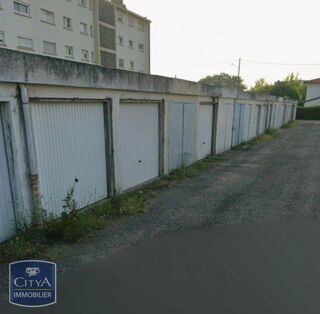  Parking / Garage à louer 