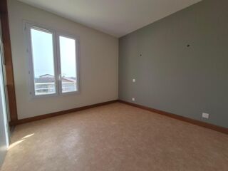  Appartement à louer 4 pièces 101 m²