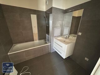  Appartement à louer 3 pièces 78 m²