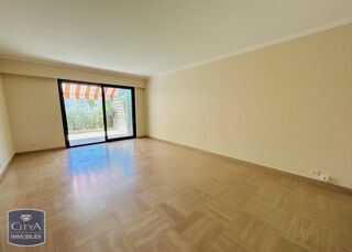  Appartement à louer 2 pièces 55 m²