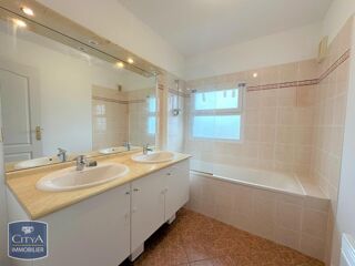  Appartement à louer 3 pièces 68 m²