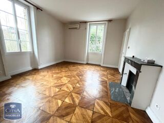  Appartement à louer 5 pièces 132 m²