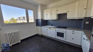  Appartement à louer 3 pièces 83 m²