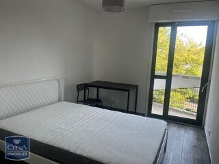  Appartement à louer 4 pièces 79 m²