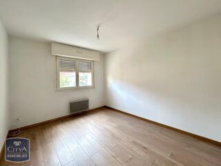  Appartement à louer 4 pièces 90 m²